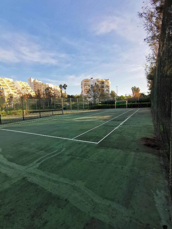 Apartamento Logement Terrain De Tennis/Piscine 800M De La Mer Portimão Exterior foto