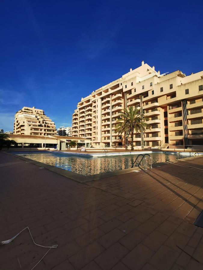 Apartamento Logement Terrain De Tennis/Piscine 800M De La Mer Portimão Exterior foto