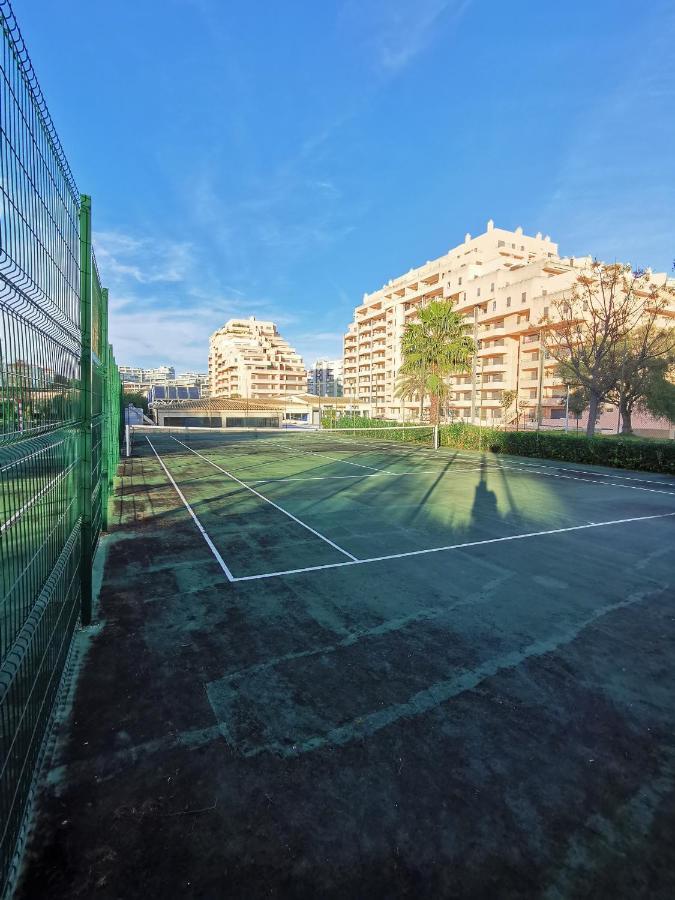 Apartamento Logement Terrain De Tennis/Piscine 800M De La Mer Portimão Exterior foto